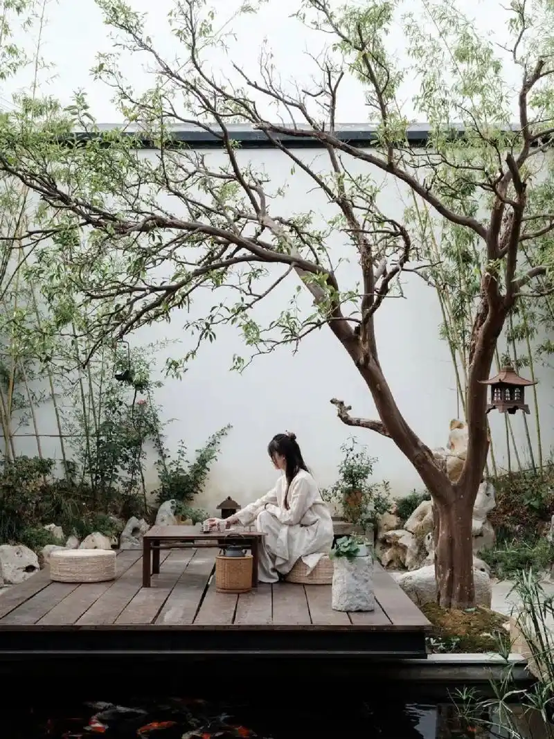中式自然禅意庭院花园老石板/养鱼池木平台 【分享】中式自然庭院景观