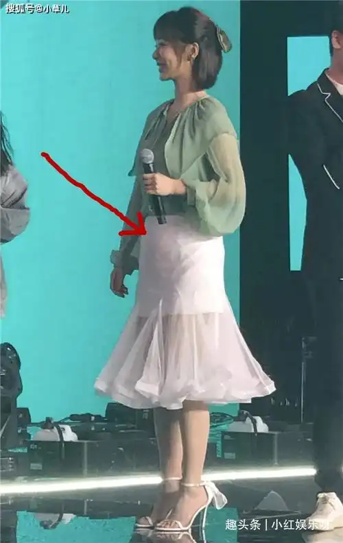 杨紫真人究竟长啥样?离开10级滤镜,网友:这身材认真的吗?