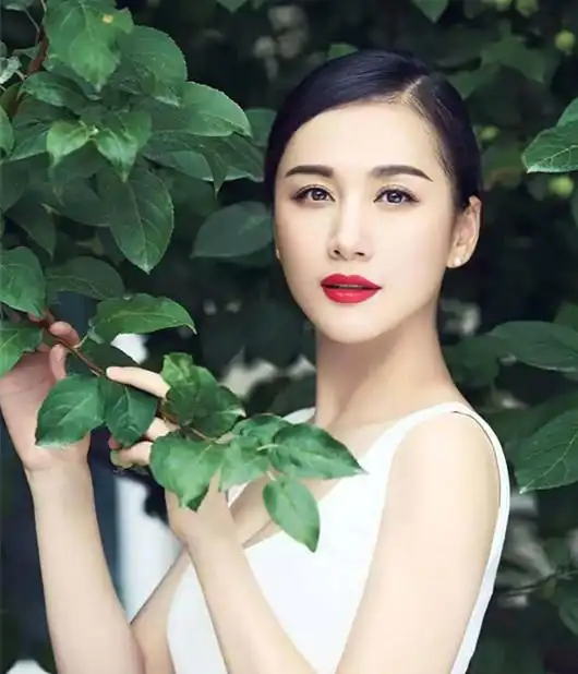 她是《麻雀》里的刘兰芝,参演《青云志》,本人真实不矫揉造作