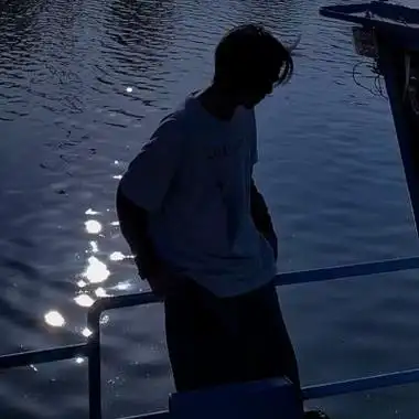 高清小众但很帅的男生头像图片