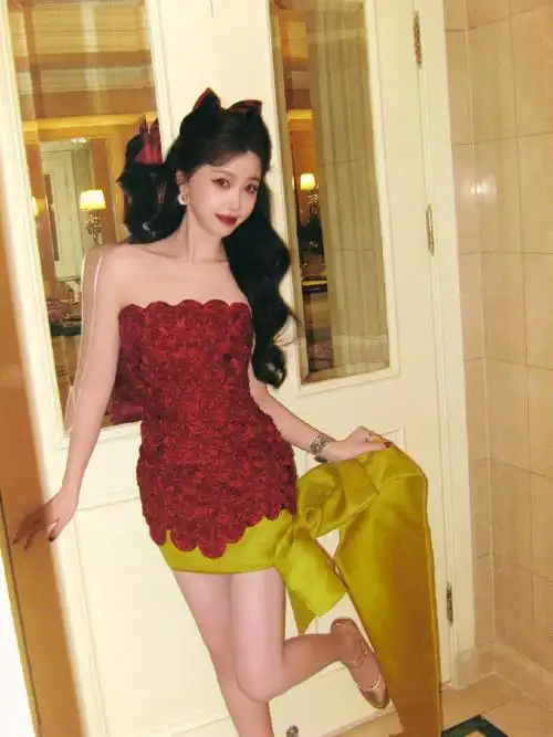 虞书欣红色小猫咪妆