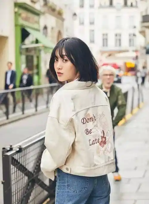 王梓薇的穿搭太美了,温柔活力瞬间切换,总有适合你的_关键词_牛仔裤