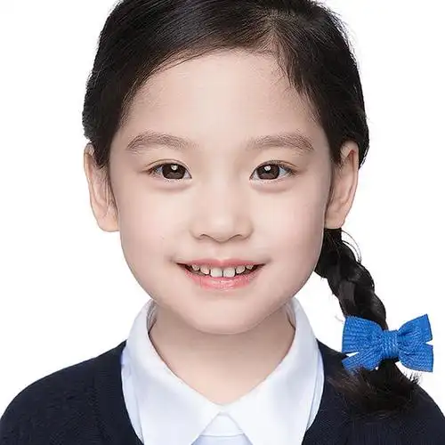 配藤校style制服!约拍国内"超美证件照"天真蓝!