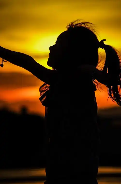 相机拍摄#夕阳与少女 - 人物类 摄影大赛2015 - 国家地理中文网