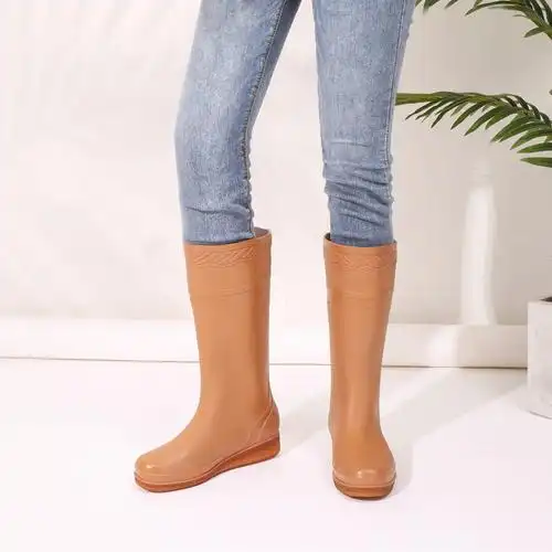 达芙妮品牌女士时尚高筒雨鞋外穿水鞋长筒雨靴加厚牛筋底水靴子防滑