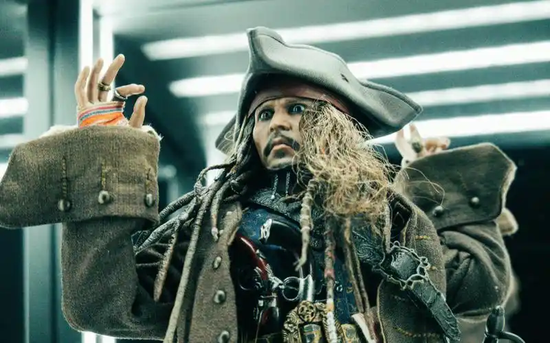 hottoys加勒比海盗杰克船长德普16