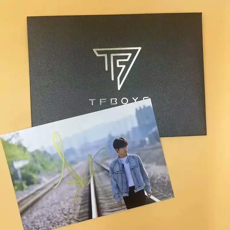 15易烊千玺签名照 #我的追星日记 #亲笔签名 #追星 #女孩 - 抖音