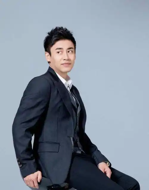 少年派:裴音真的恋爱了,居然当着儿子的面毫不掩饰对蒋煜文的爱_钱