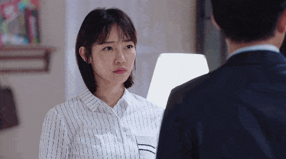 在《外科风云》里也有一场一模一样的戏,白百何给了靳东一耳光!