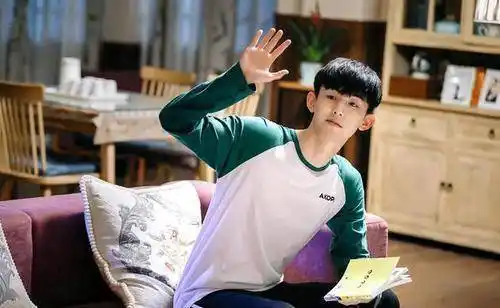 郭俊辰新剧《你好,昨天》来袭,首演暖心学霸,热血剧情令人期待_成长