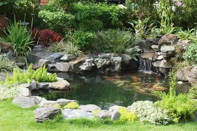 一方面,潺潺的流水天生具有吸引力.此外,随着"水上庭院"的日