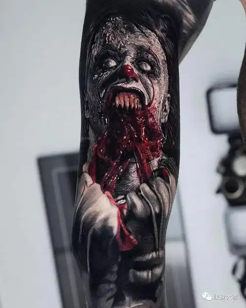 现在的写实纹身都已经逼真成这样了吗这样太太太太太恐怖了