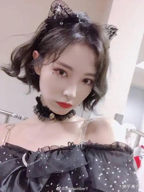 说什么许佳琪什么风格都能驾驭,更适合c之类的言论,出道后也没完全消