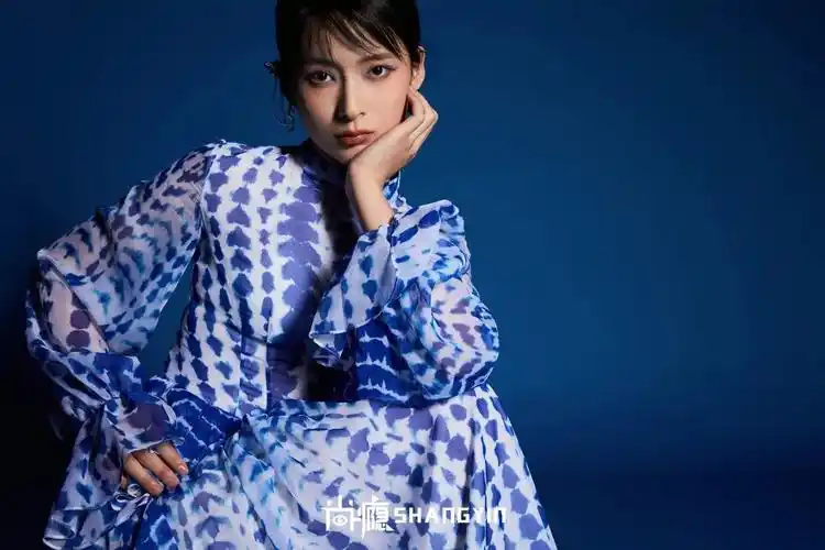 璀璨星光孙安可时尚大片演绎率性优雅穿搭