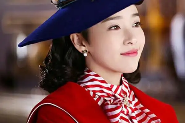 图阚清子微博晒男装照半妖倾城2女神女扮男装