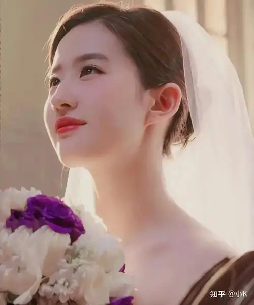 如何客观评价刘亦菲的长相?