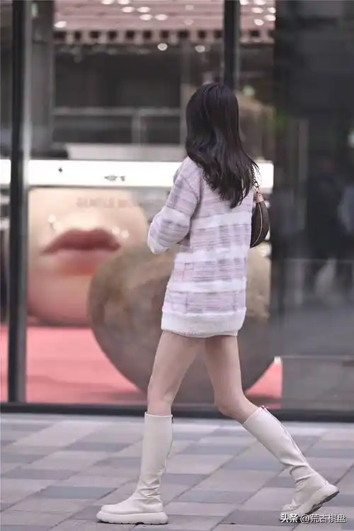 冬天不怕冷的美女选择穿赤脚鞋_黑色_款式_女性