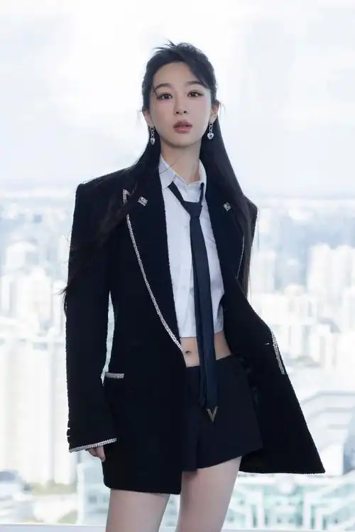 杨紫露马甲线##杨紫腰线好绝