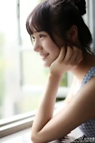 组图中戏校花晒唯美写真清纯笑容惹人爱