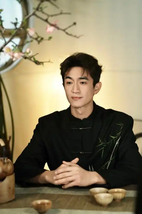 林更新新中式##林更新穿新中式