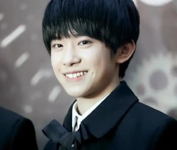 被"双j"接连邀约,24岁的王俊凯,证明了自己的"江湖地位"