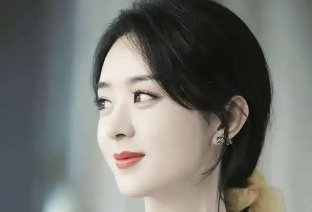 割了双眼皮就判若两人,这6位明星动脸很成功