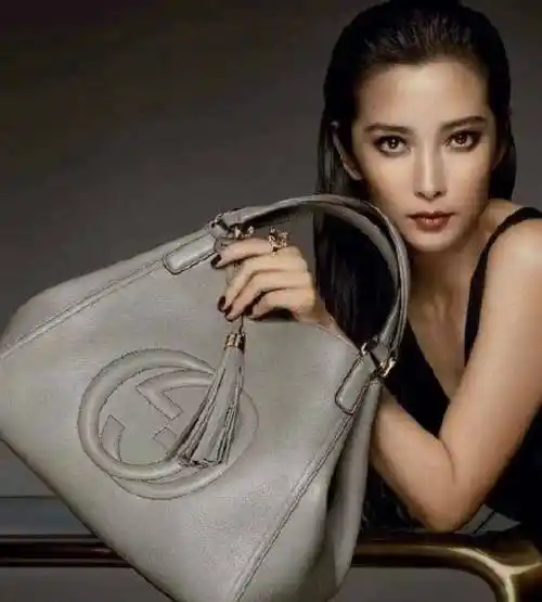 48岁李冰冰近照曝光未婚无子已冻卵整容过度撞脸刘晓庆