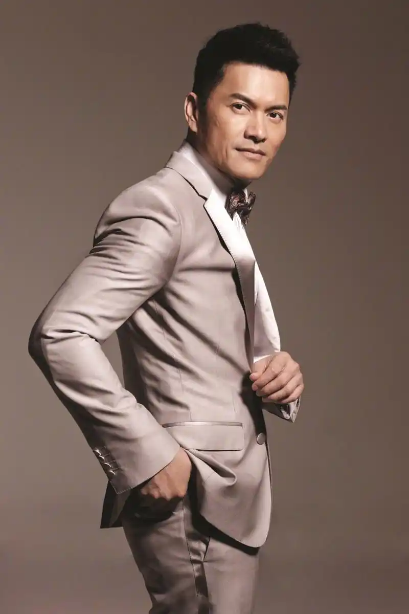 一个人努力奋斗一生,大多是为了实现三大追求:1,财