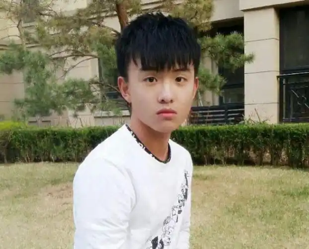 在娱乐圈里大多数童星出身的演员都有一个很好的发展,但是也有一些人