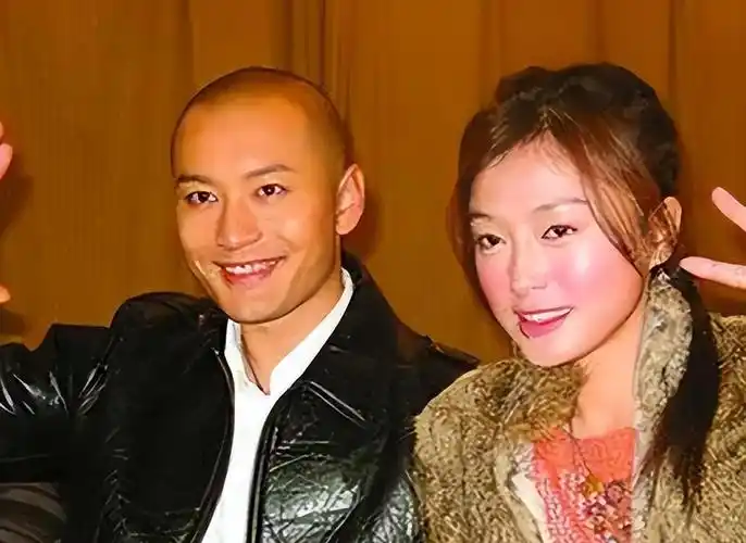 当时,他们的绯闻传得沸沸扬扬.秦岚对此的态度是:她完全不相信这一点.