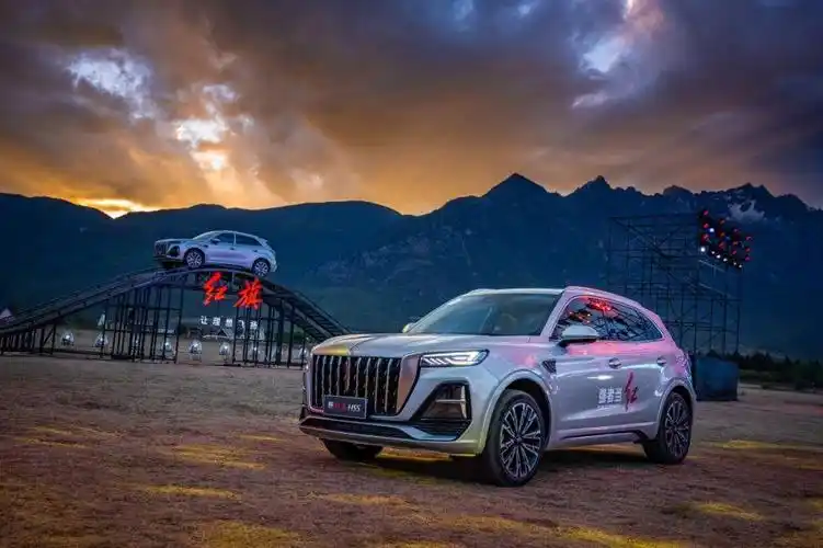 20万国产suv开出40万suv效果新红旗hs5为何这样红