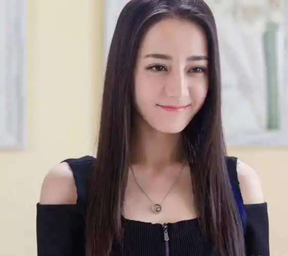 原创外国运动员表白迪丽热巴全场跟着起哄不愧是国民女神