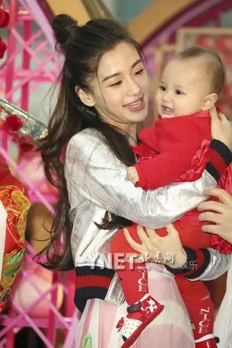 baby母爱泛滥喜欢孩子 猴年想生龙凤胎(3)