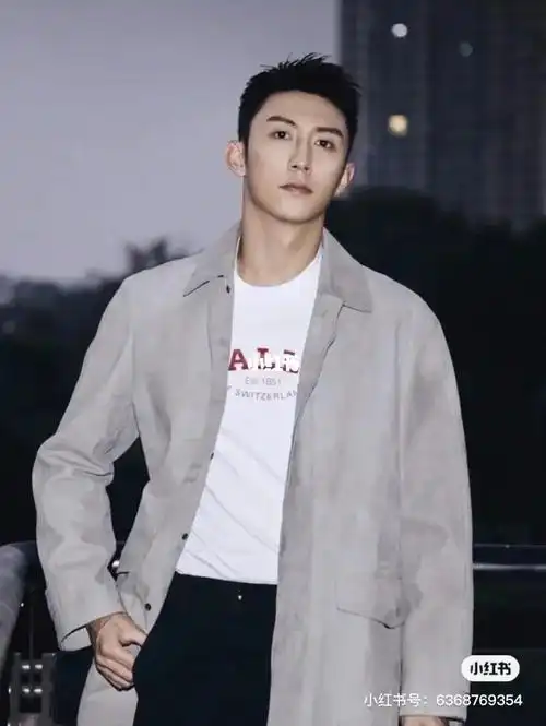 送上一枚帅气小哥哥_巴利怎么样_阪急百货攻略_黄景瑜_bally2021秋冬