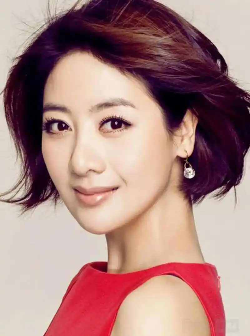 一代女神李佳璘:温婉贤淑,美丽动人