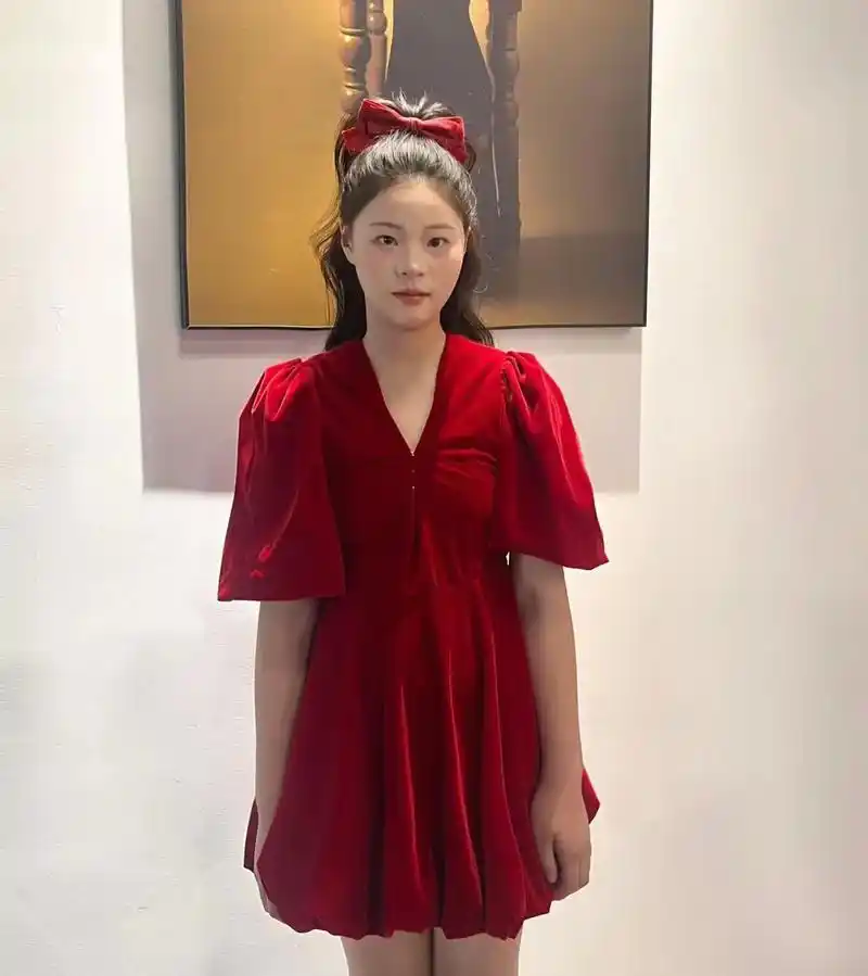 十二岁是你人生的新起点,意味着你正式告别童年,迈进了花季少女时代