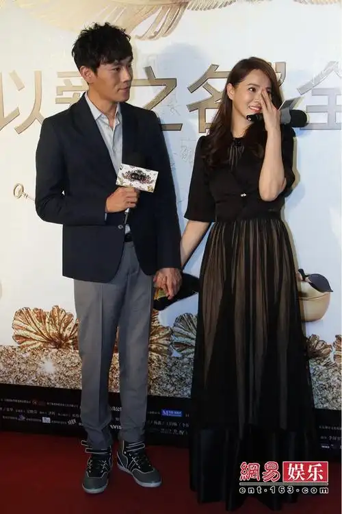 《我是女王》红毯 伊能静落泪_娱情速递_温州网