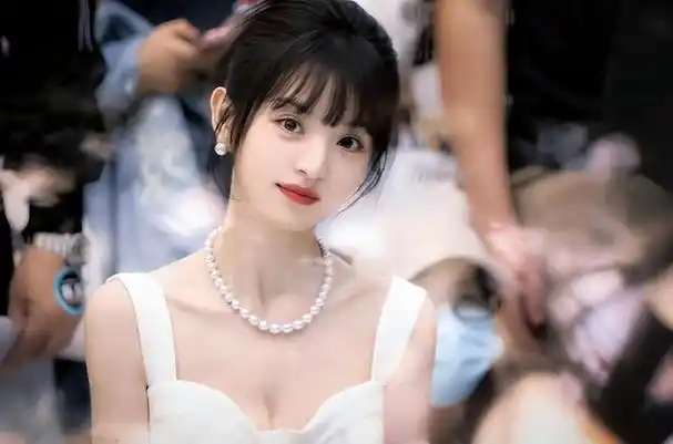 瘦而不柴的6位女明星杨幂秦岚尽显高级美田曦薇御姐范