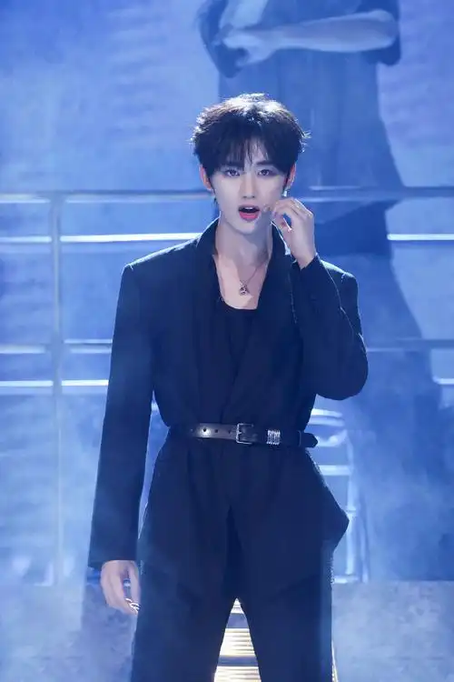 丁程鑫今晚有舞台##你好星期六