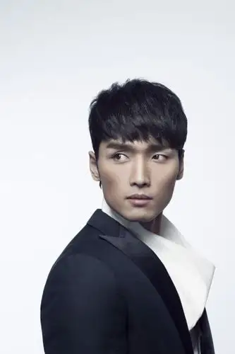 宇桐非新歌mv首发黑白配变身都教授