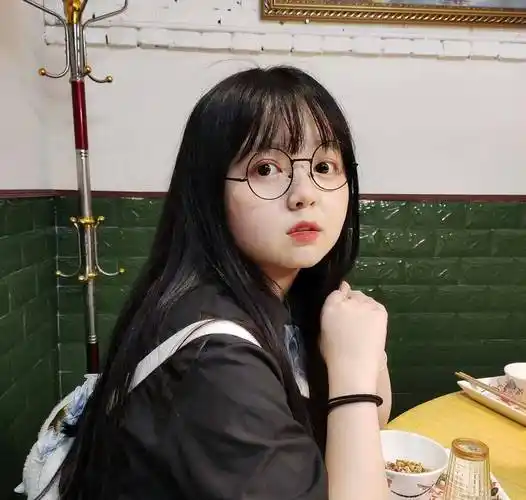 与肖战同框《奇妙之城》的女相声演员:她的相声追梦之旅_李圆圆_余正