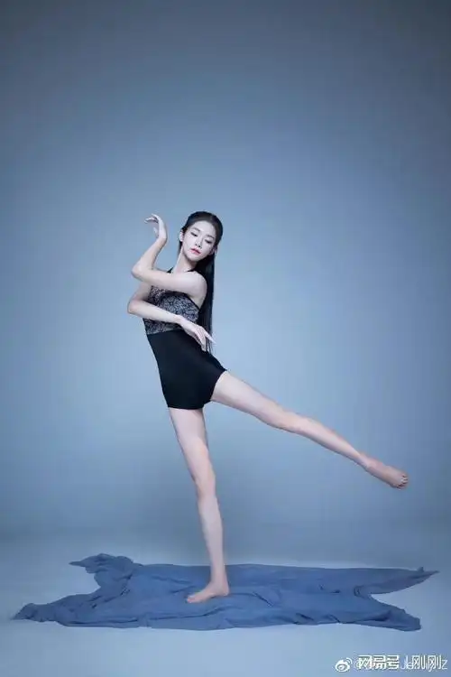 摇曳生姿曾可妮|大长腿|舞姿_网易订阅