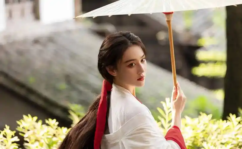 原创张馨予古装造型古装元素融合的好完美有侠女风范