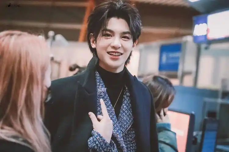 黄明昊 justin 贾富贵 巴黎时装周 - 堆糖,美图壁纸兴趣社区