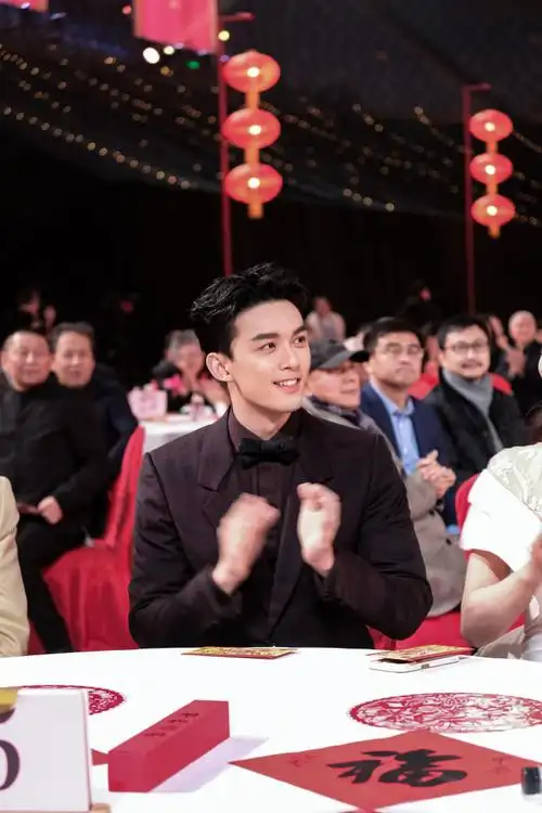 行程万里,初心如一,奋进永似少年时.演员@吴磊leo#2024百花迎春