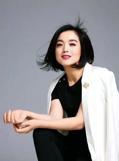 歌手白雪现身节目曾演多部影视剧前夫圈外人最新官宣恋爱了