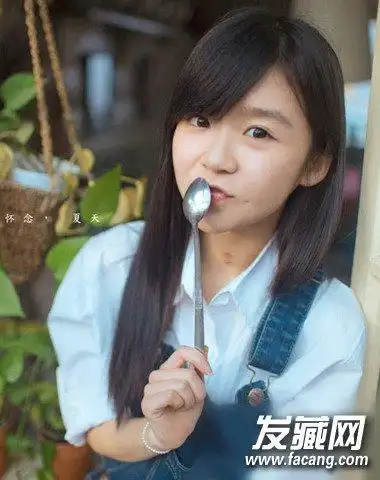 清纯唯美的空气刘海发型 三七分长直发