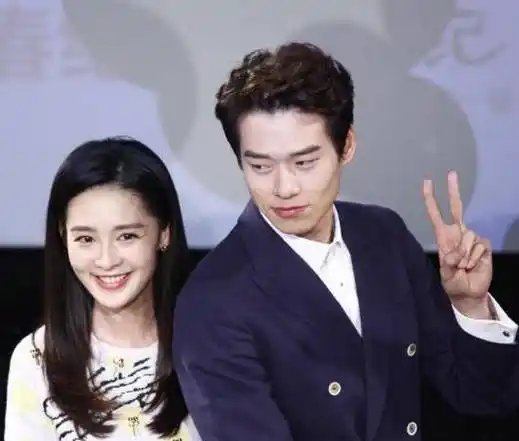 当魏大勋公主抱李沁她隐藏多年的小秘密藏不住了大写羡慕