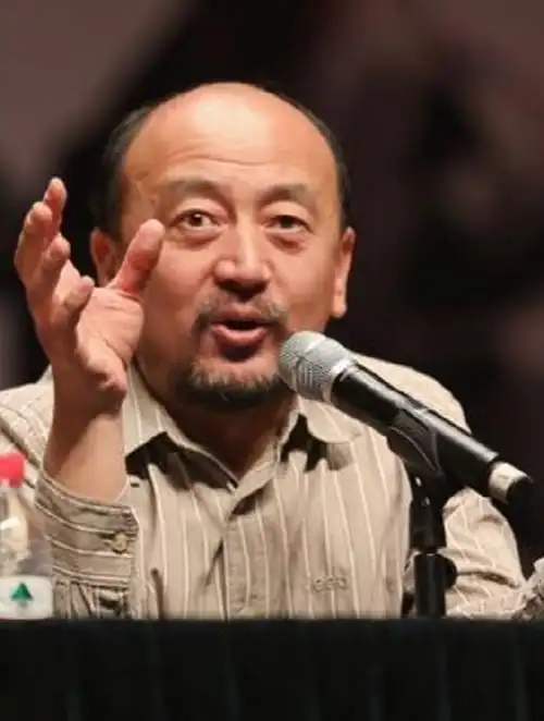 北影教授王劲松!害得黄磊差点被开除,慧眼识珠发现魏翔3-度小视