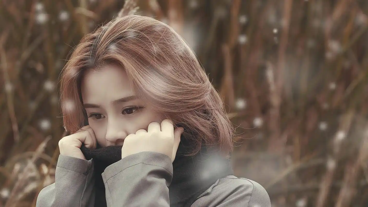 桌面壁纸 美女壁纸 秋日里文艺又有气质的美女写真桌面壁纸1920_1080